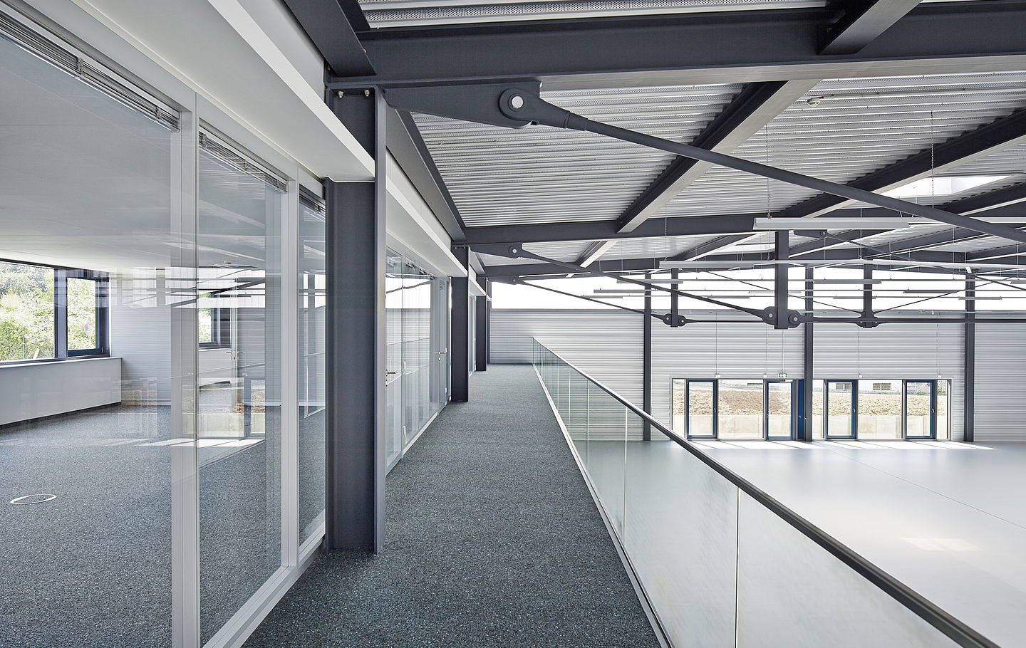 Büroneubau mit Glastrennwände Bauobjekt EDE Wuppertal erstellt von Schreiber Stahlbau