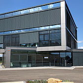 Glasfassade Bürogebäude Innosafes in Wiehl von Schreiber Stahlbau