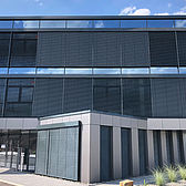 Aluminiumglasfassade Pfosten-Riegelkonstruktion des Bürogebäudes Innosafes erbaut von Schreiber Stahlbau