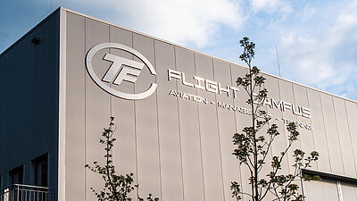 Schreiber Stahlbau Neubau TFC Hallenbau für Flugsimulatoren in Essen, Fassade Thermowand