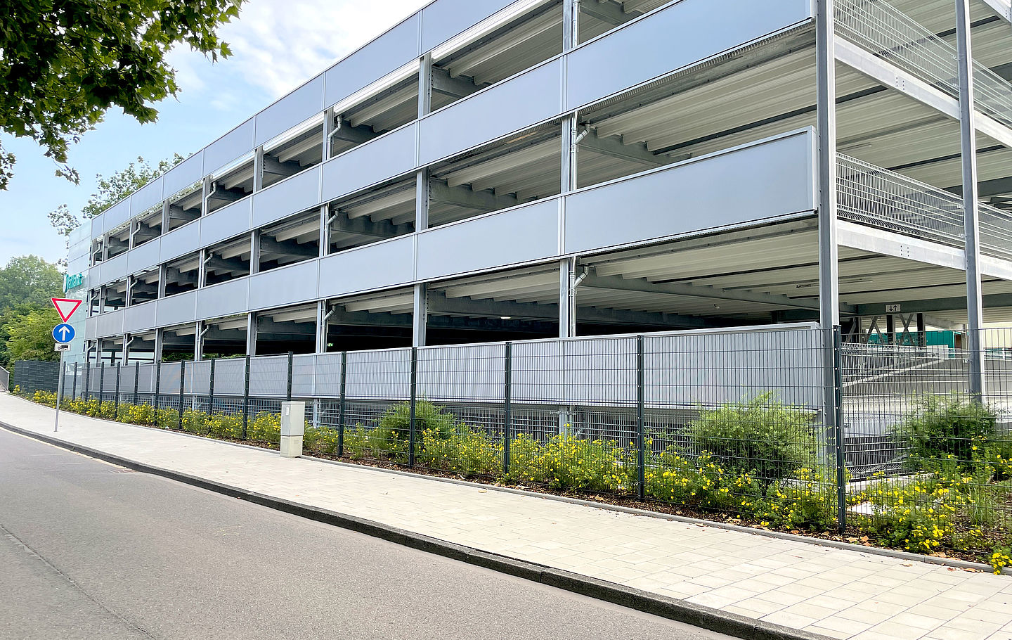 Parkhaus Vaillant in Remscheid gebaut von Schreiber Stahlbau - Parkebenen