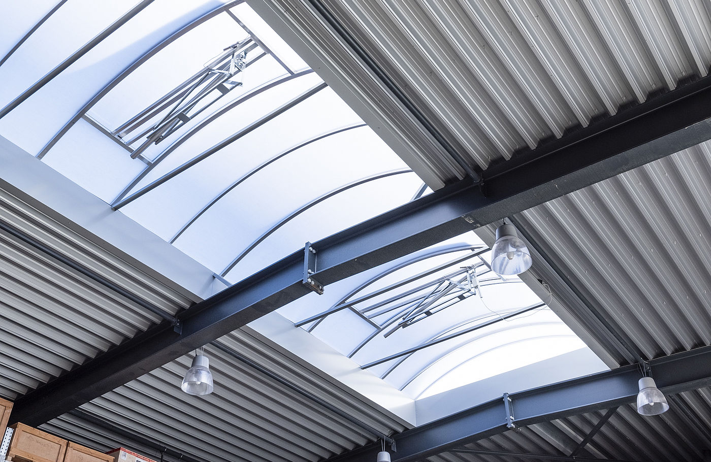 Dachlichtband mit RWA einer Lagerhalle in Wuppertal errichtet von Schreiber Stahlbau