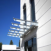 Vordachkonstruktion an einer Gasbetonhalle und Porenbetonhalle von Schreiber