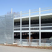 Lamellenfassade am System Parkhaus in Stahlkonstruktion von Schreiber Stahlbau