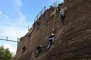 Projektleiter der Schreiber Stahlbau beweisen ihr Können auch im Kletterpark