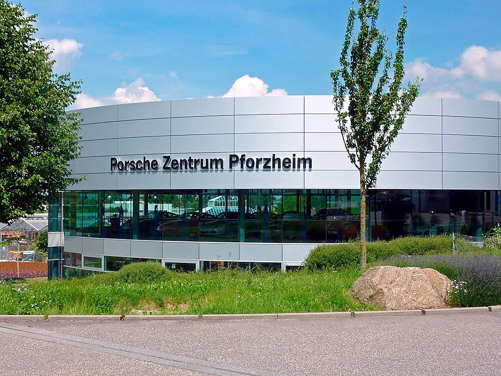 Neubau Porsche Zentrum in Pforzheim von Schreiber Stahlbau