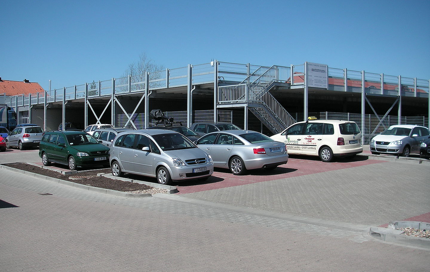 Neubau eines Parkdecks für ein Autohaus in Lüneburg