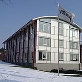 Bürogebäude mit Glasfassade der Firma Visaton erstellt von Schreiber Stahlbau