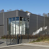 Neubau einer Schreiber Stahlbau Lagerhalle mit Glasfassade 