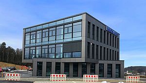 Innosafes erhält neuen Betriebsstandort mit Verwaltungsgebäude und Produktionshalle von Schreiber Stahlbau in Wiehl