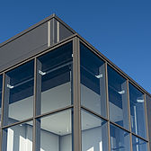 Schüco Pfosten-Riegel-Fassade an einem Hallenbau der Firma Schreiber Stahlbau in Wuppertal