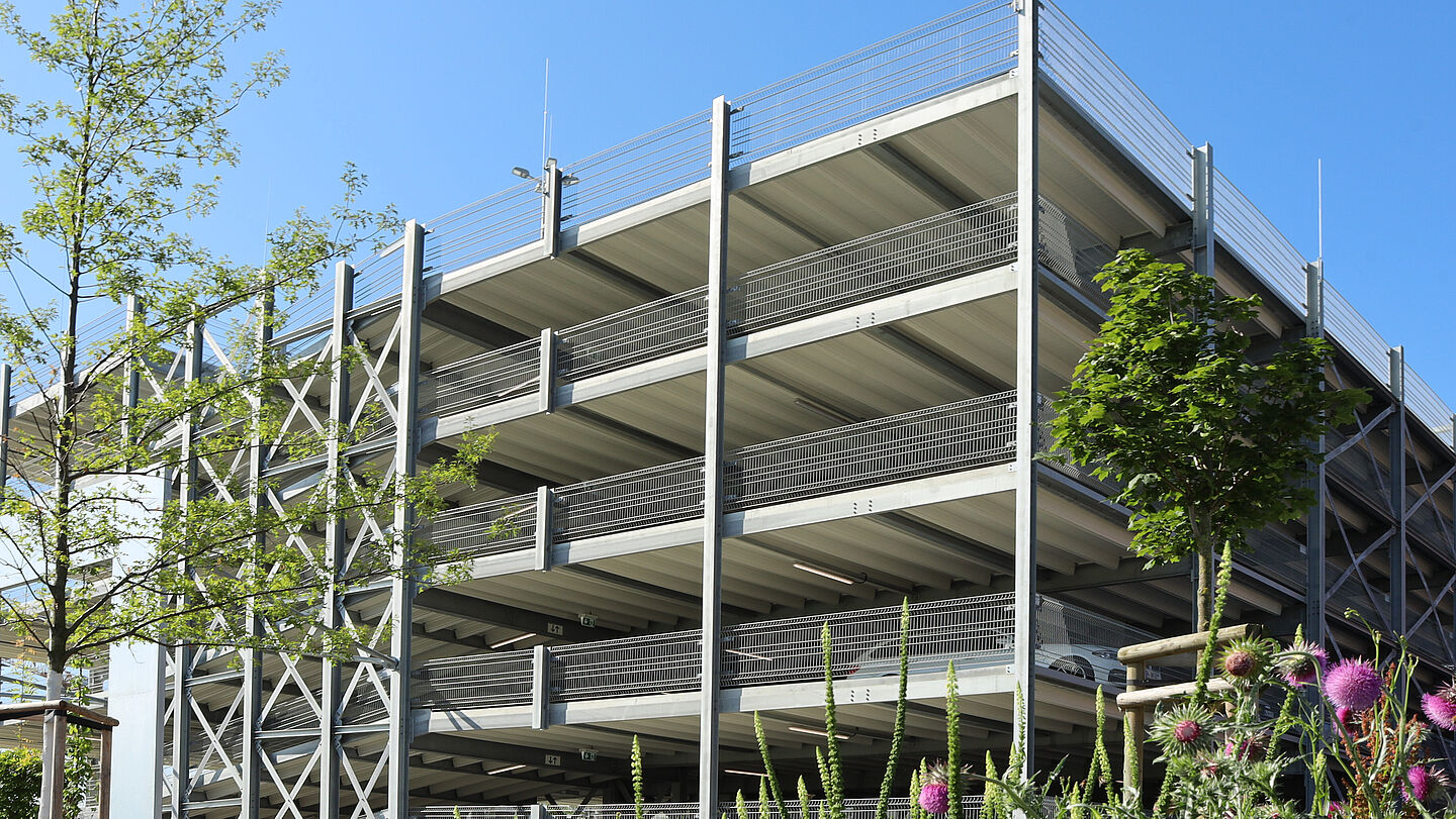 Parkhaus HangarOne in Köln gebaut von Schreiber Stahlbau