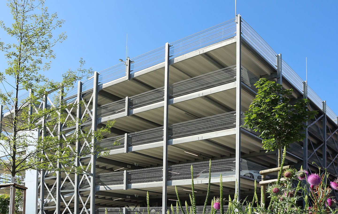 Parkhaus HangarOne in Köln gebaut von Schreiber Stahlbau