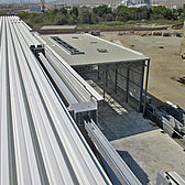 Dachtrapezbleche mit Sekuranten an einem Neubau einer Lagerhalle von Schreiber Stahlbau