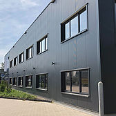 Bürogebäude für Straka-Scheffels in Velbert vertikale Thermowandfassade und Alufenster