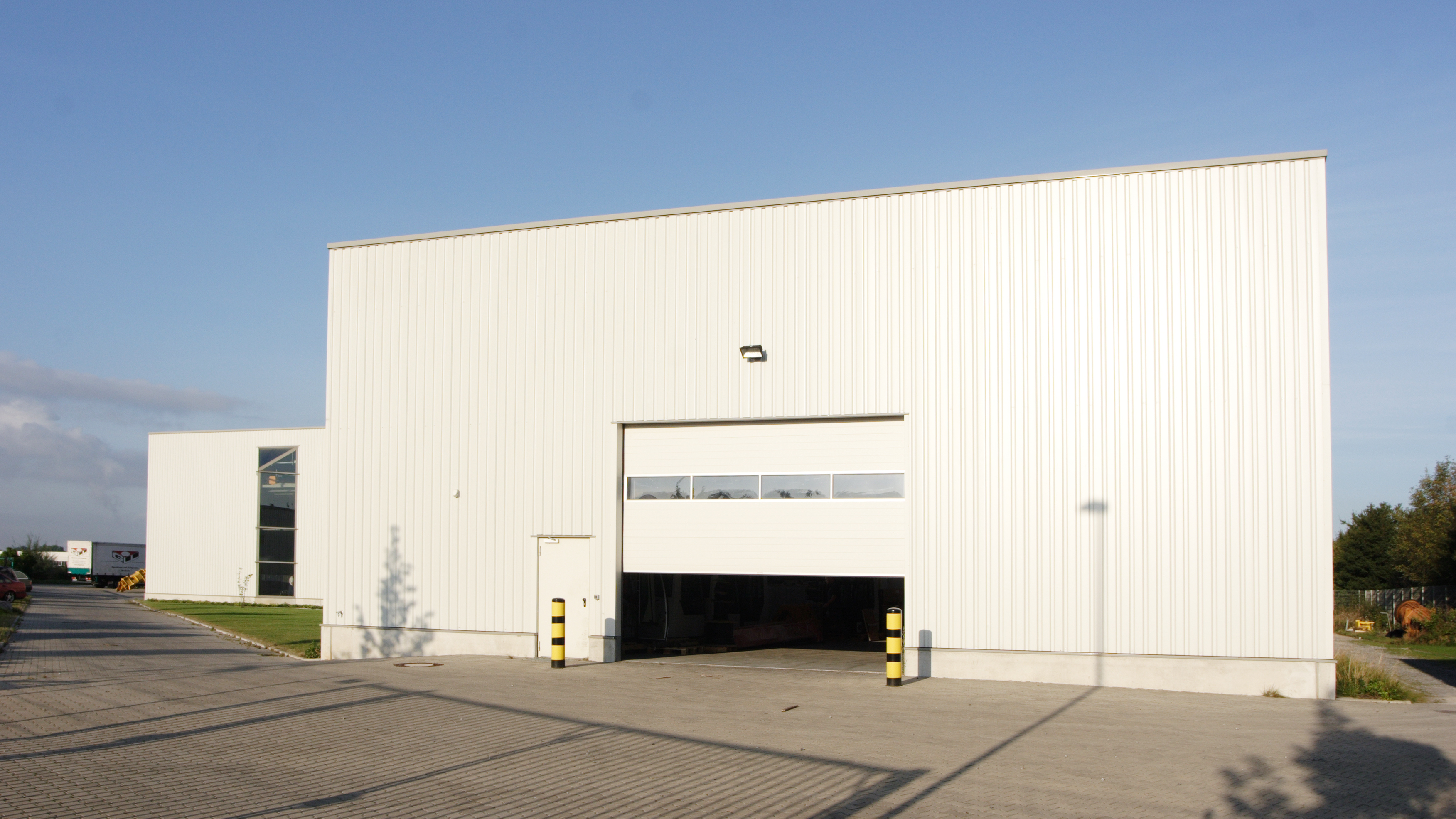 Neubau einer Produktionshalle in Monheim von Schreiber Stahlbau