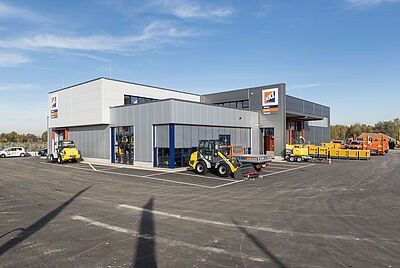 HKL Baumaschinen Hallenneubau von Schreiber Stahlbau