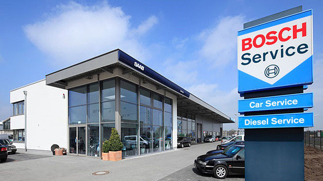 Schlüsselfertiges Autohaus in Neuss von Schreiber Stahlbau