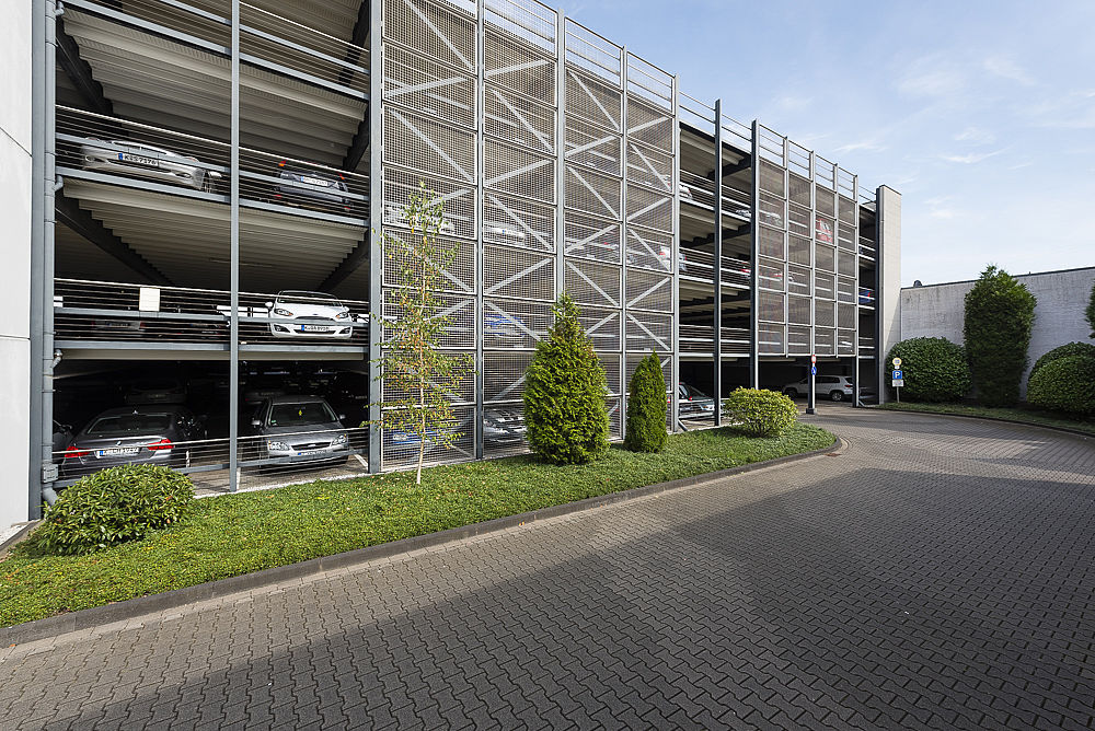 Schlüsselfertiges Parkhaus für die Firma Egetürk vom Parkhausbau Hersteller Schreiber Stahlbau