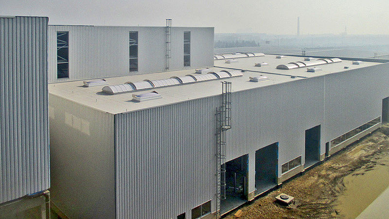 Neubau einer Lagerhalle und einer Produktionshalle erstellt von Schreiber Stahlbau