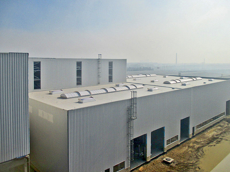 Neubau einer Lagerhalle und einer Produktionshalle erstellt von Schreiber Stahlbau